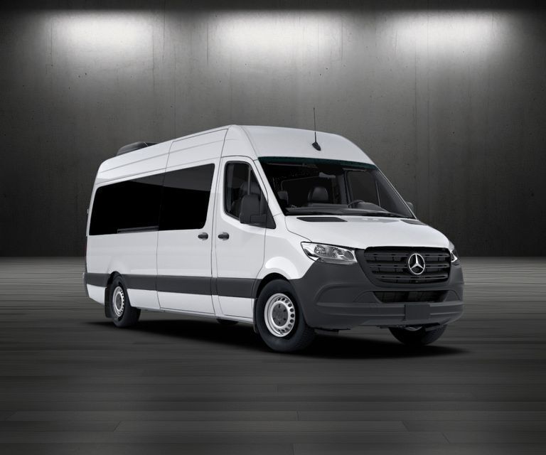 AutoStar lanza nuevas vans Mercedes-Benz para transformar el transporte turístico, familiar y corporativo en Costa Rica
